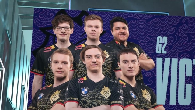 方后防线的 方后防线的