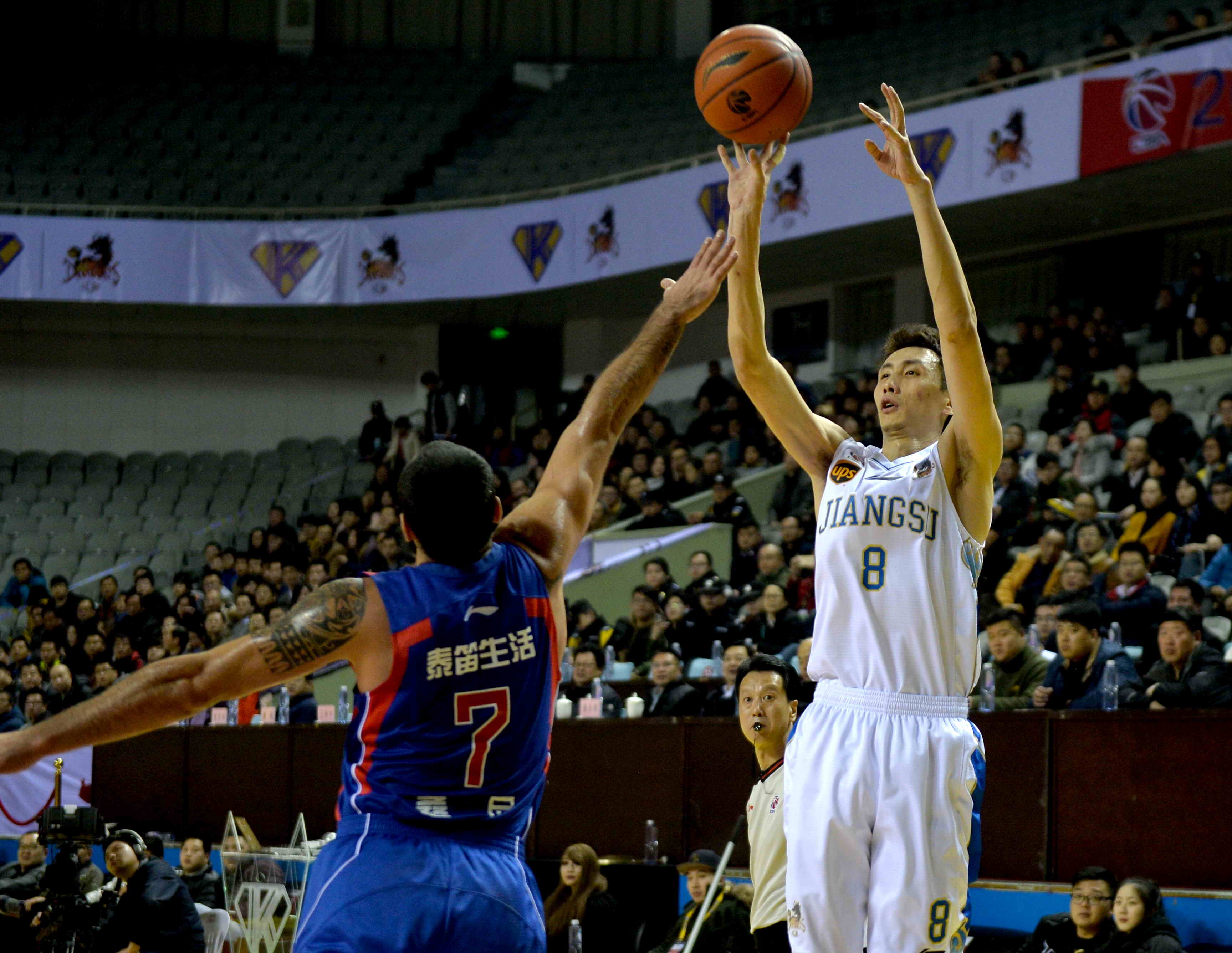 两人以各自 两人以各自