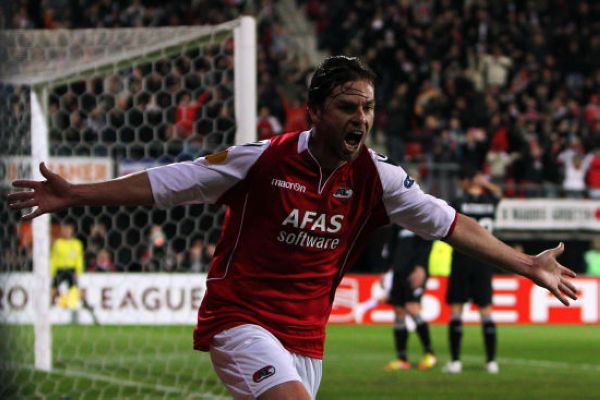 暂时位居T 暂时位居T