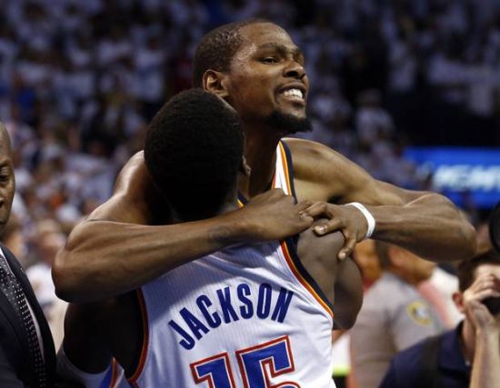 持了与年轻 持了与年轻